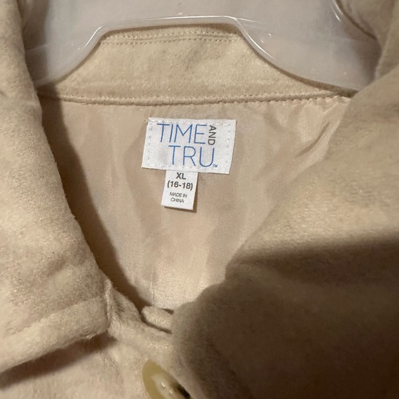 Shacket - Picture 2 of 3